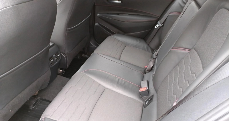 Toyota Corolla cena 92900 przebieg: 128800, rok produkcji 2019 z Serock małe 121